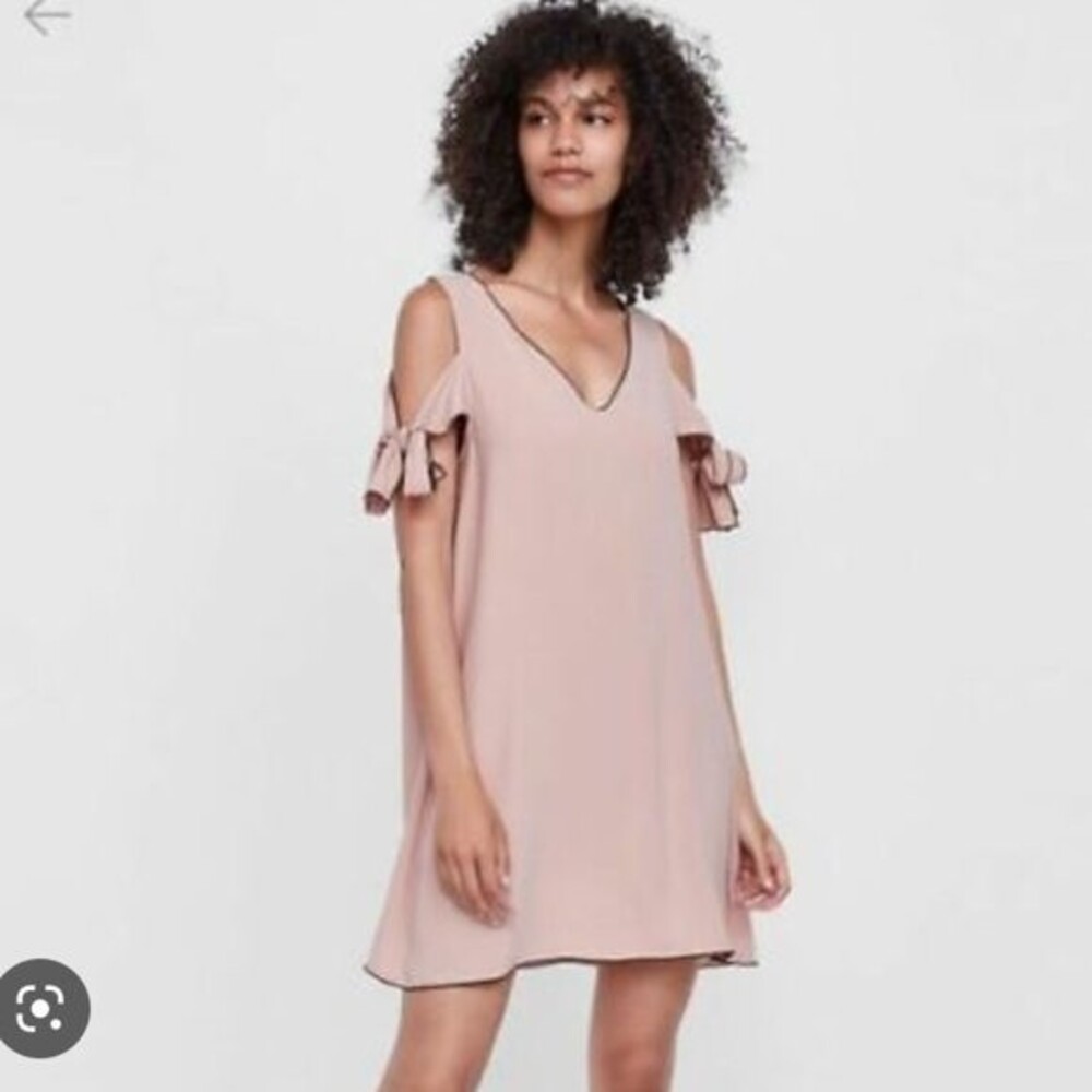 NWT Zara Cold Shoulder Blush Shift Dress